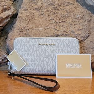Michael Kors Large Flat Phone Case Vanilla Wallet